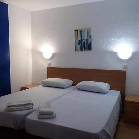 Sant Jordi Plaza Espana * يوريت دي مار